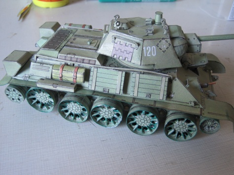 ruský tank T34/76 ruský tank T34/76