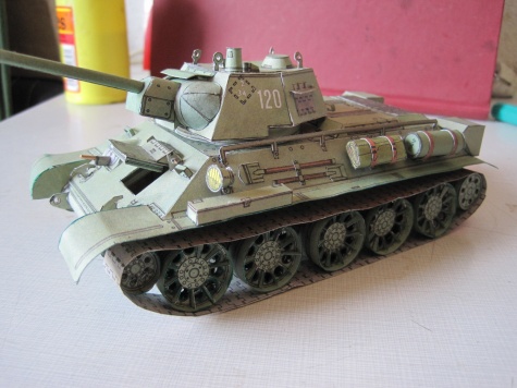 ruský tank T34/76 ruský tank T34/76