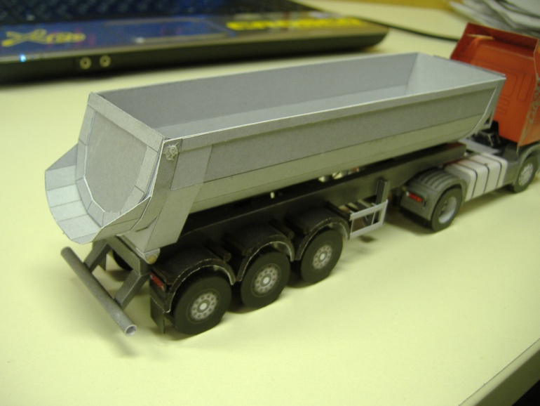 SCANIA a FRIGO návěs (Plná velikost v novém okně) SCANIA a FRIGO návěs