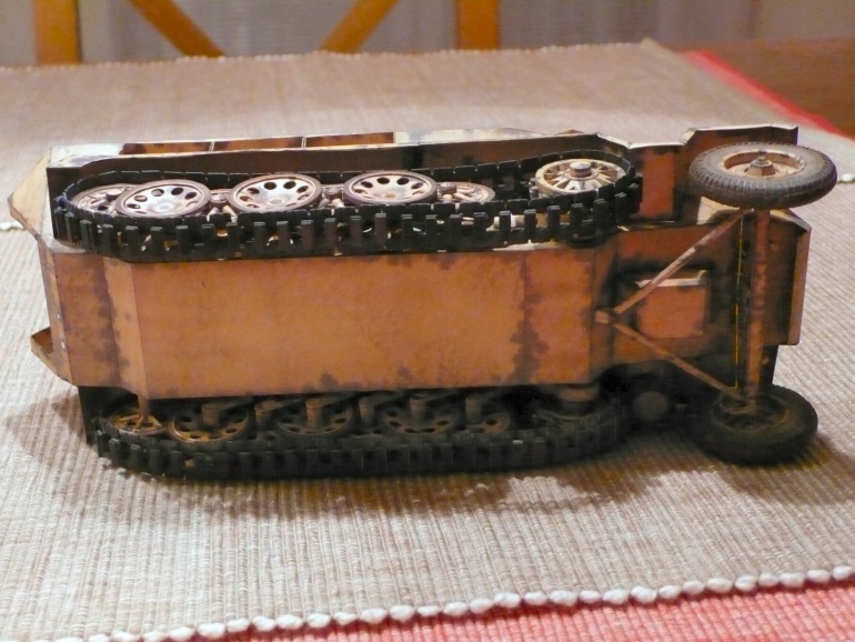 Sd. Kfz. 251/1 Ausf. C (Plná velikost v novém okně) Sd. Kfz. 251/1 Ausf. C