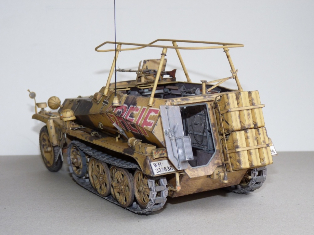 Sd.Kfz. 250-3 GREIF (Plná velikost v novém okně) Sd.Kfz. 250-3 GREIF