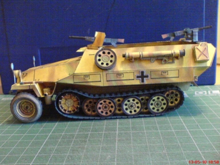 Sd.Kfz. 251/1 Ausf.D (Plná velikost v novém okně) Sd.Kfz. 251/1 Ausf.D