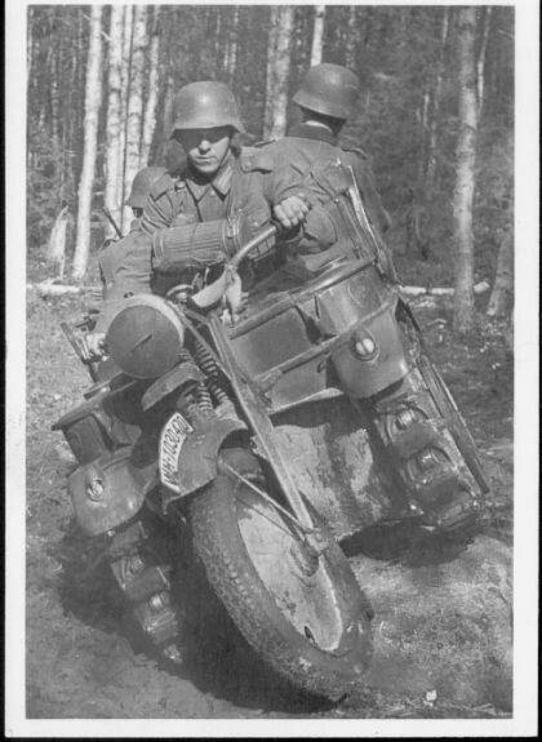 Sd Kfz 2 NSU Kettenkrad (Plná velikost v novém okně) Sd Kfz 2 NSU Kettenkrad