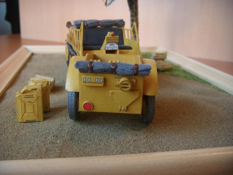39028
