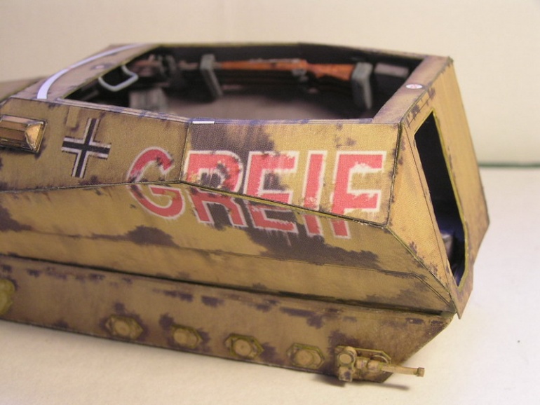 Sd.Kfz.250/3 Greif (Plná velikost v novém okně) Sd.Kfz.250/3 Greif