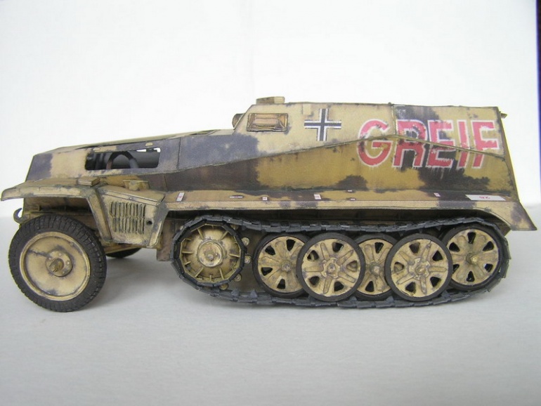 Sd.Kfz.250/3 Greif (Plná velikost v novém okně) Sd.Kfz.250/3 Greif