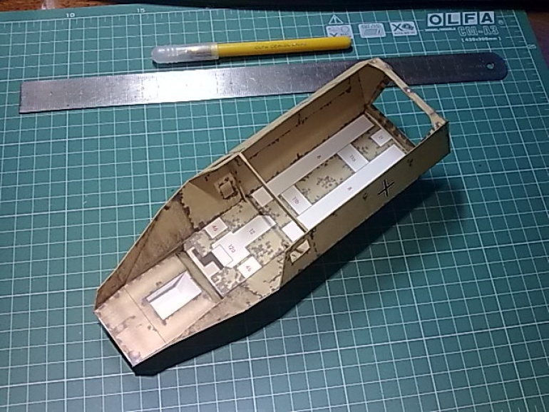 Sd.Kfz.251/1 Aufs.C (Plná velikost v novém okně) Sd.Kfz.251/1 Aufs.C