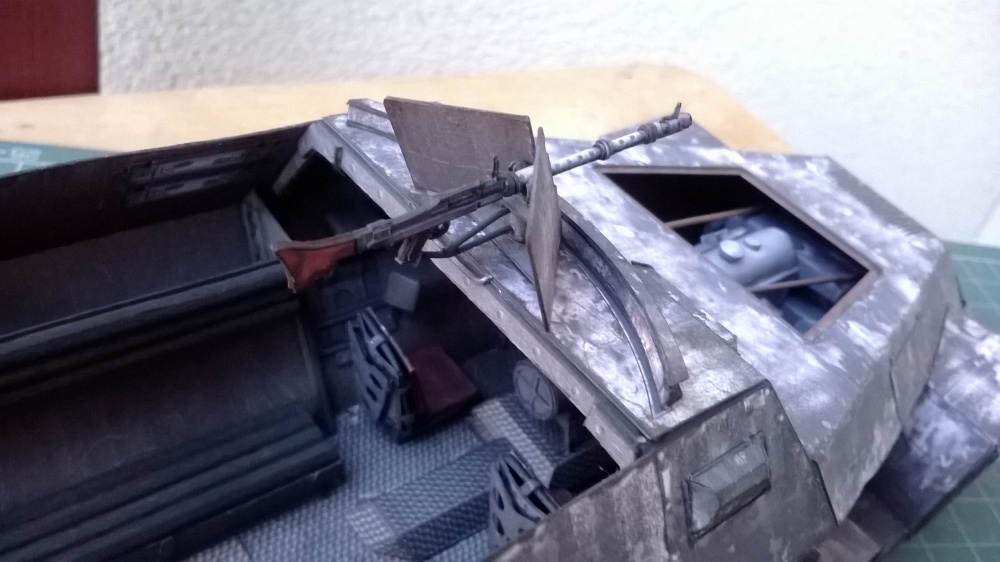 232613