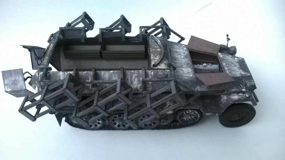 Sd. Kfz. 251/1 Ausf A WURFRAHMEN 40 (Plná velikost v novém okně) Sd. Kfz. 251/1 Ausf A WURFRAHMEN 40