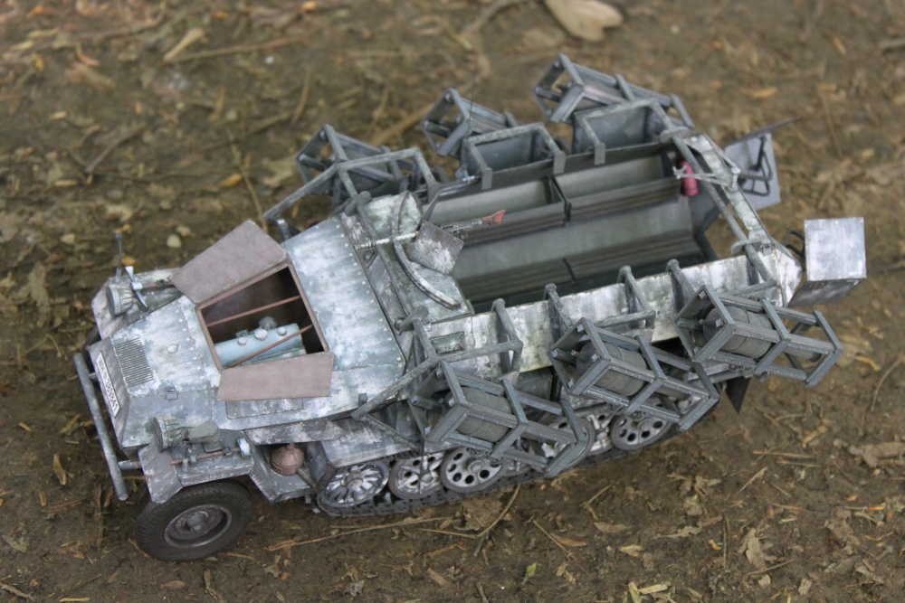 Sd. Kfz. 251/1 Ausf A WURFRAHMEN 40 (Plná velikost v novém okně) Sd. Kfz. 251/1 Ausf A WURFRAHMEN 40