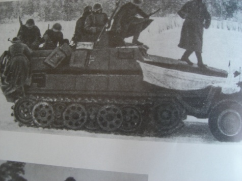 SdKfz 251 1 Ausf A WURFRAHMEN 40 SdKfz 251 1 Ausf A WURFRAHMEN 40