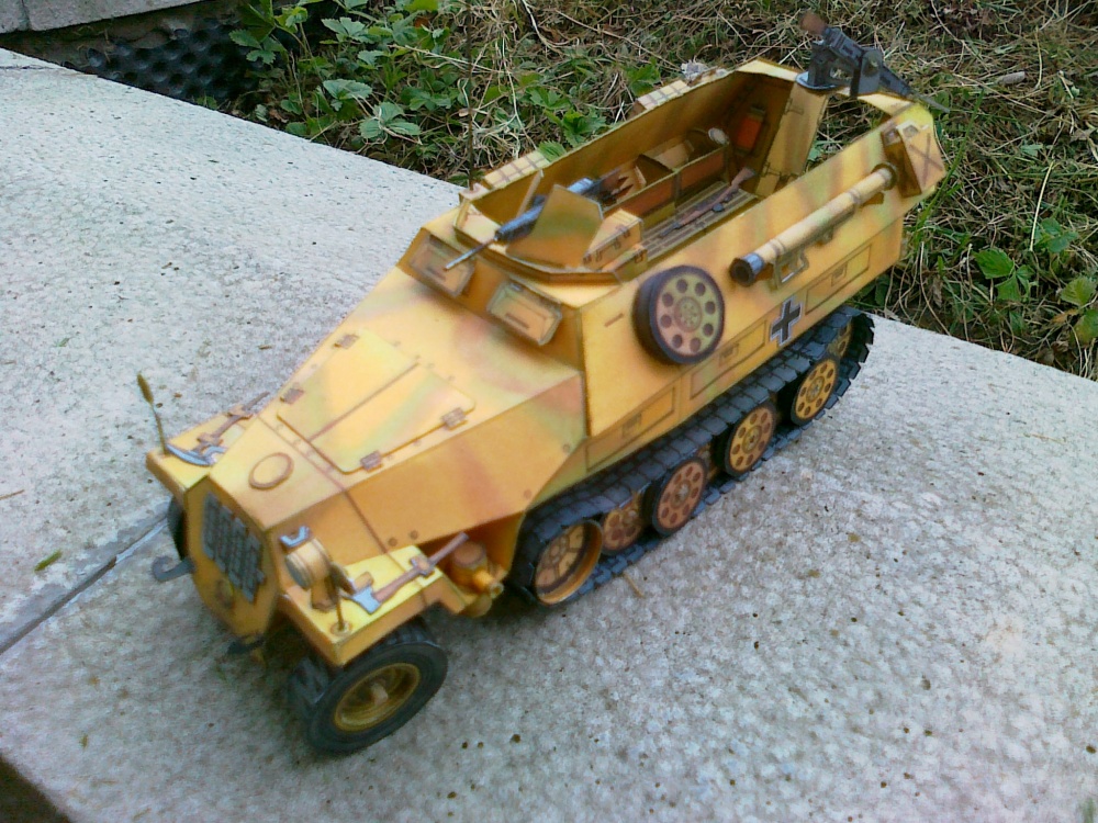 Sdkfz 251.1 provedení D (Plná velikost v novém okně) Sdkfz 251.1 provedení D