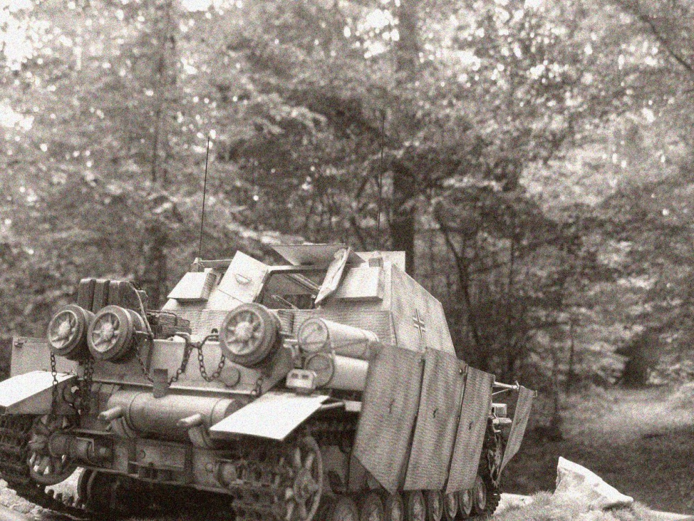 Sd.Kfz.166 BRUMMBAR / GPM / 1:25 Kovář (Plná velikost v novém okně) Sd.Kfz.166 BRUMMBAR / GPM / 1:25 Kovář