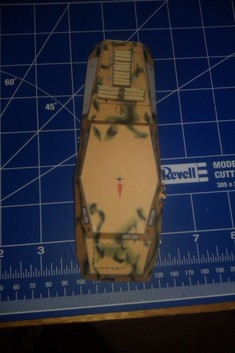 Sd.Kfz.234/2 Puma s průstřelem Sd.Kfz.234/2 Puma s průstřelem