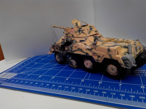 Sd.Kfz.234/2 Puma s průstřelem Sd.Kfz.234/2 Puma s průstřelem