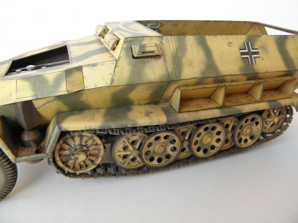 Sd.Kfz.251/7 Ausf.C PIONIER (Plná velikost v novém okně) Sd.Kfz.251/7 Ausf.C PIONIER