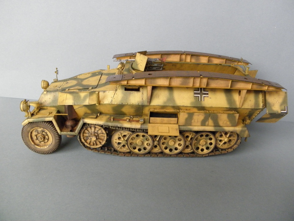 Sd.Kfz.251/7 Ausf.C PIONIER (Plná velikost v novém okně) Sd.Kfz.251/7 Ausf.C PIONIER