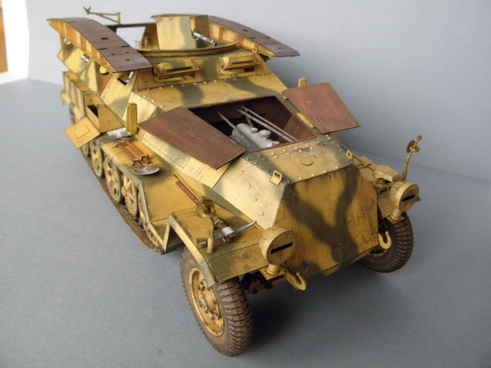 Sd.Kfz.251/7 Ausf.C PIONIER (Plná velikost v novém okně) Sd.Kfz.251/7 Ausf.C PIONIER