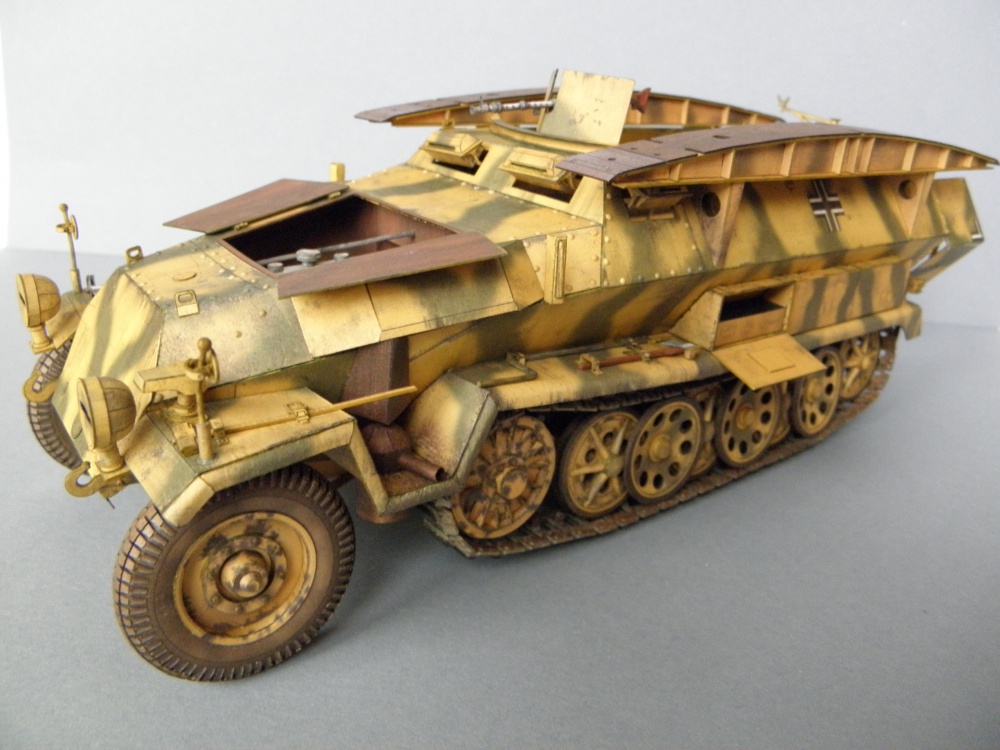 Sd.Kfz.251/7 Ausf.C PIONIER (Plná velikost v novém okně) Sd.Kfz.251/7 Ausf.C PIONIER