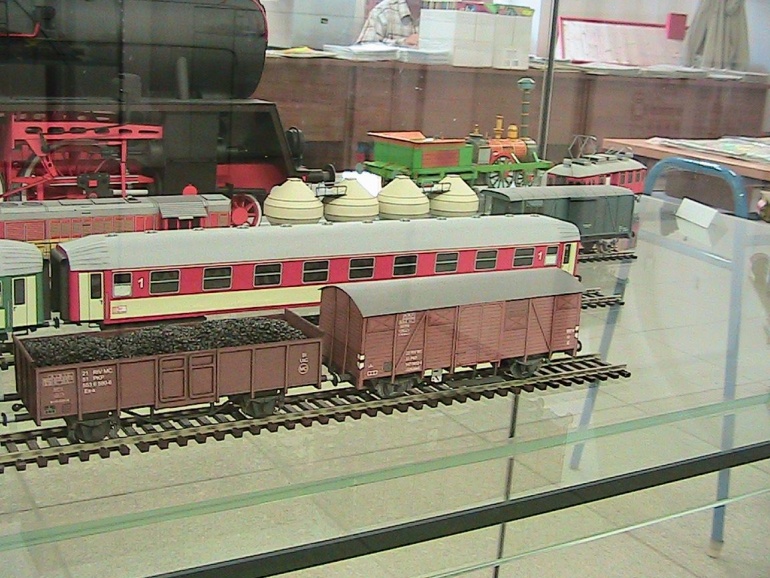 23200