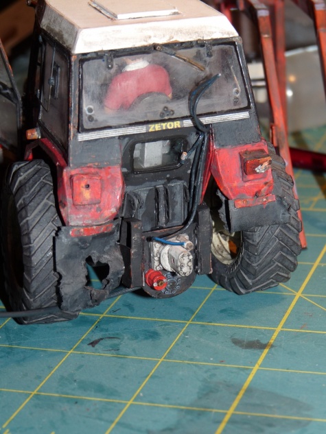 Sil�n� j�ma a vyb�ra� st�belnat�ch hmot a Zetor 7745