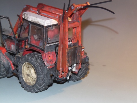 Sil�n� j�ma a vyb�ra� st�belnat�ch hmot a Zetor 7745