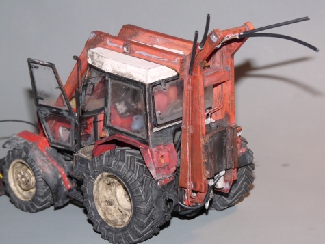 Silážní jáma a vybírač stébelnatých hmot a Zetor 7745 Silážní jáma a vybírač stébelnatých hmot a Zetor 7745