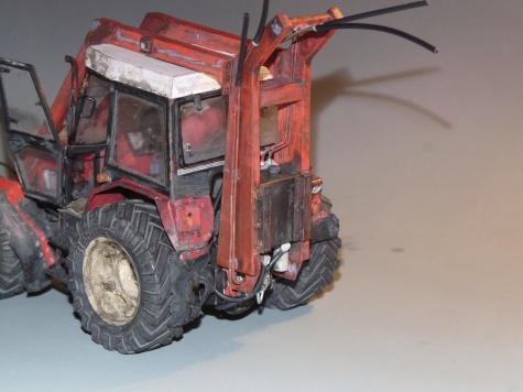 Silážní jáma a vybírač stébelnatých hmot a Zetor 7745 Silážní jáma a vybírač stébelnatých hmot a Zetor 7745
