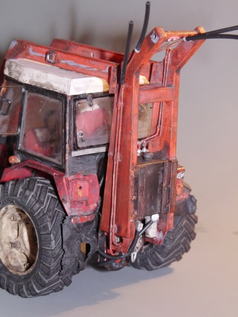 Silážní jáma a vybírač stébelnatých hmot a Zetor 7745 Silážní jáma a vybírač stébelnatých hmot a Zetor 7745