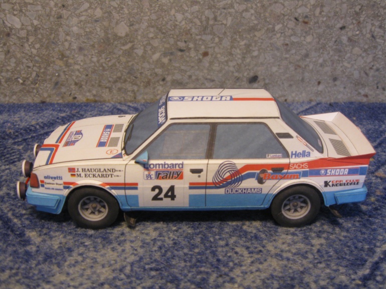 Škoda 130 LR (Plná velikost v novém okně) Škoda 130 LR
