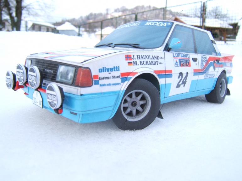 Škoda 130 LR (Plná velikost v novém okně) Škoda 130 LR