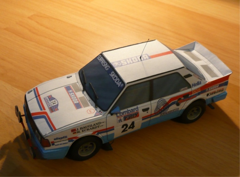 Škoda 130 LR (Plná velikost v novém okně) Škoda 130 LR