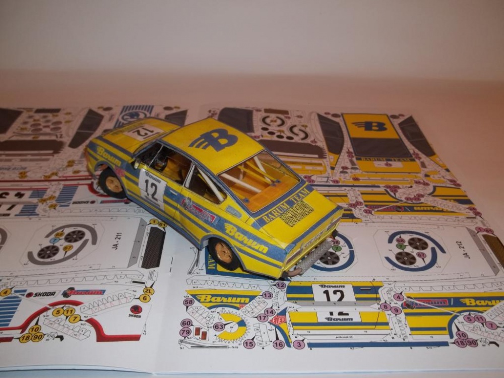 Skoda 130 RS Barum Team - doplnky Viky (Plná velikost v novém okně) Skoda 130 RS Barum Team - doplnky Viky