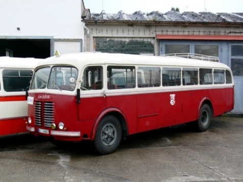 Škoda 706 RO a přívěs B 40 Škoda 706 RO a přívěs B 40