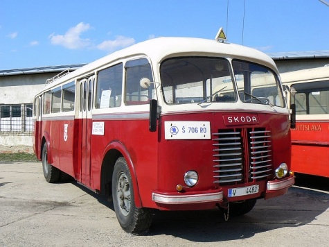Škoda 706 RO a přívěs B 40 Škoda 706 RO a přívěs B 40