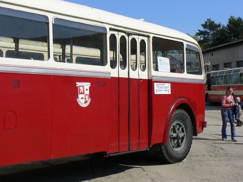Škoda 706 RO a přívěs B 40 Škoda 706 RO a přívěs B 40