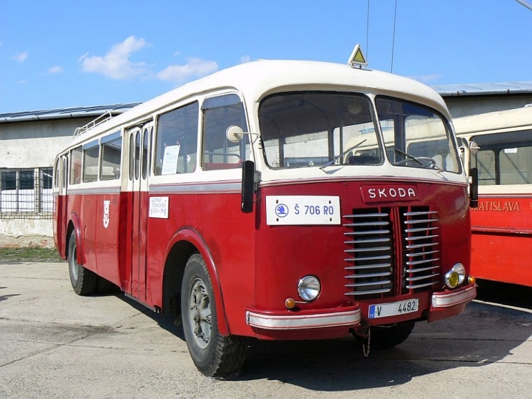 Škoda 706 RO a přívěs B 40 (Plnďż˝ velikost v novďż˝m oknďż˝) Škoda 706 RO a přívěs B 40