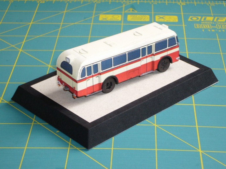 �koda 706 RO m�stsk� verze (1953) + diorama