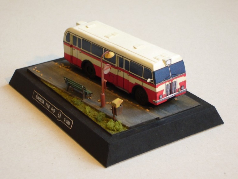 �koda 706 RO m�stsk� verze (1953) + diorama