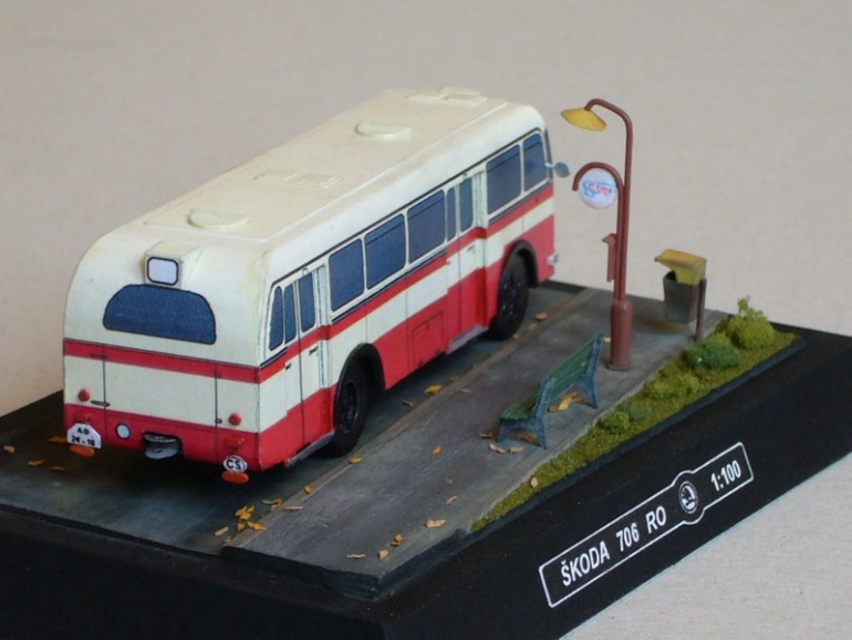 �koda 706 RO m�stsk� verze (1953) + diorama