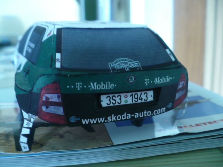 Škoda Fabia WRC (Plná velikost v novém okně) Škoda Fabia WRC