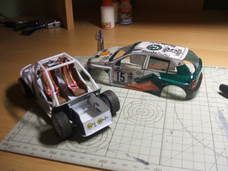 Škoda Fabia WRC (Plná velikost v novém okně) Škoda Fabia WRC