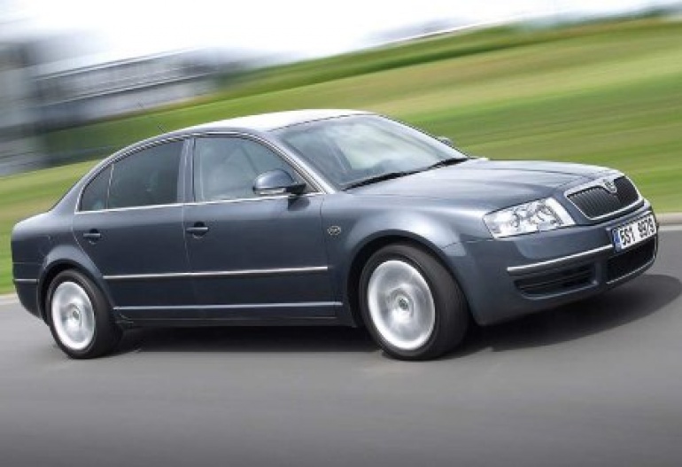 Škoda Superb (Plná velikost v novém okně) Škoda Superb