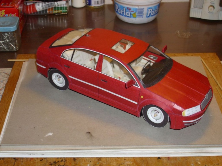 Škoda Superb (Plná velikost v novém okně) Škoda Superb