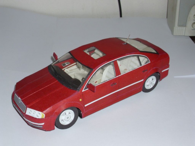 Škoda Superb (Plná velikost v novém okně) Škoda Superb