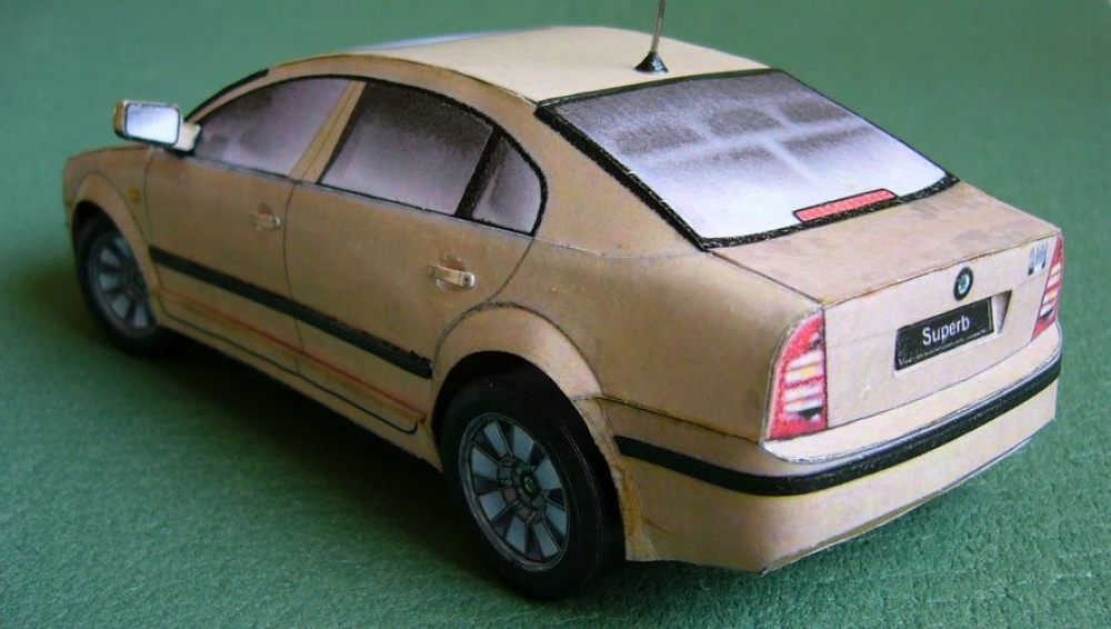 ŠKODA SUPERB (Plná velikost v novém okně) ŠKODA SUPERB