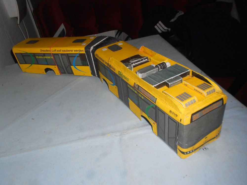 Solaris Uhrbino 18 Hybryd (Plná velikost v novém okně) Solaris Uhrbino 18 Hybryd