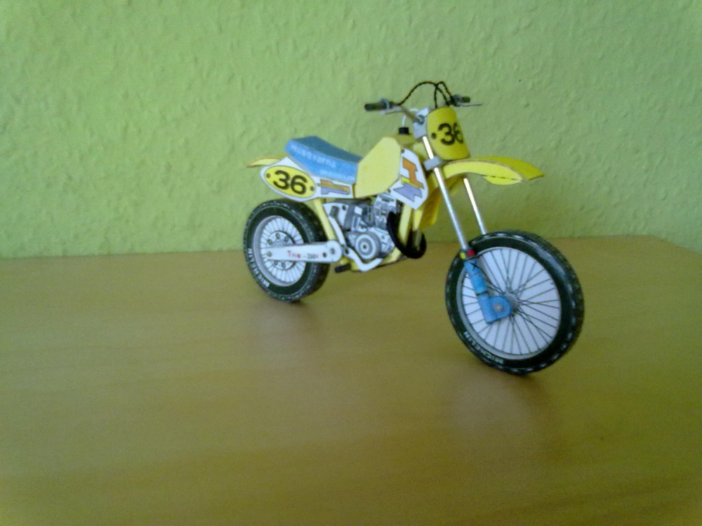 Soutěžní motocykl (Plnďż˝ velikost v novďż˝m oknďż˝) Soutěžní motocykl