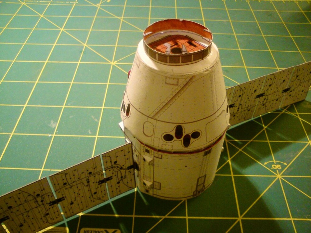 SpaceX Dragon (Plná velikost v novém okně) SpaceX Dragon