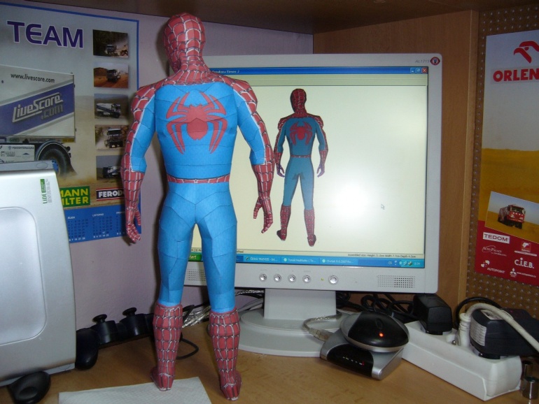 SPIDERMAN (Plná velikost v novém okně) SPIDERMAN